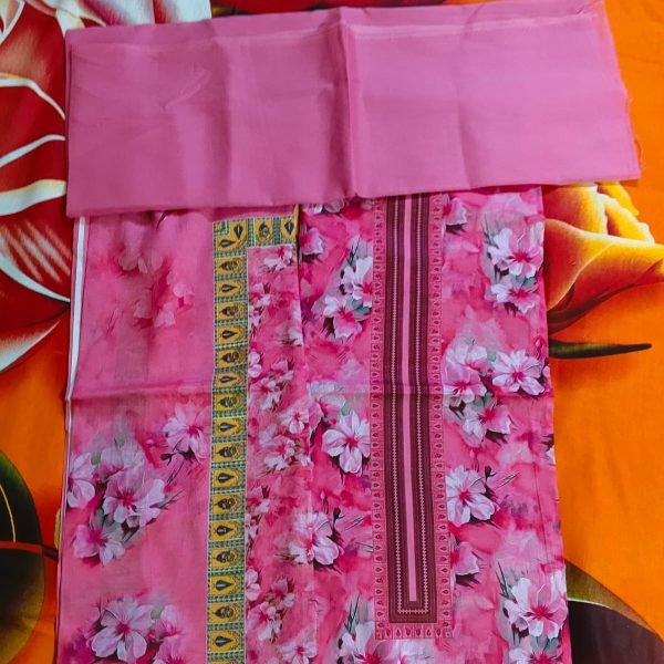 মার্জিত এবং আভিজাত্যপূর্ণ লুক পেতে আমাদের এই নতুন কালেকশনটি সেরা। আকর্ষণীয় গলার ডিজাইন এবং নিচের প্যানেলে নিখুঁত এমব্রয়ডারি কাজের সমন্বয়ে তৈরি এই ড্রেসটি আপনাকে দেবে রাজকীয় অনুভূতি। সফট এবং প্রিমিয়াম কোয়ালিটি ফেব্রিক হওয়ায় এটি যেকোনো ঋতুতে দীর্ঘক্ষণ পরে থাকার জন্য অত্যন্ত আরামদায়ক।